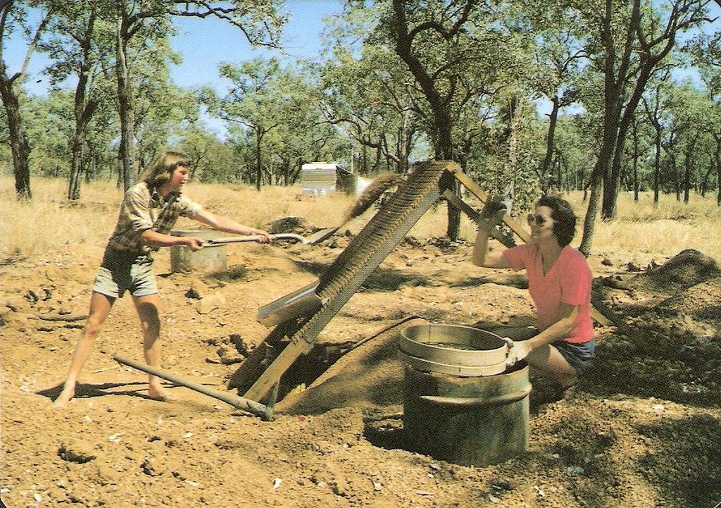 Gem Fossicking method