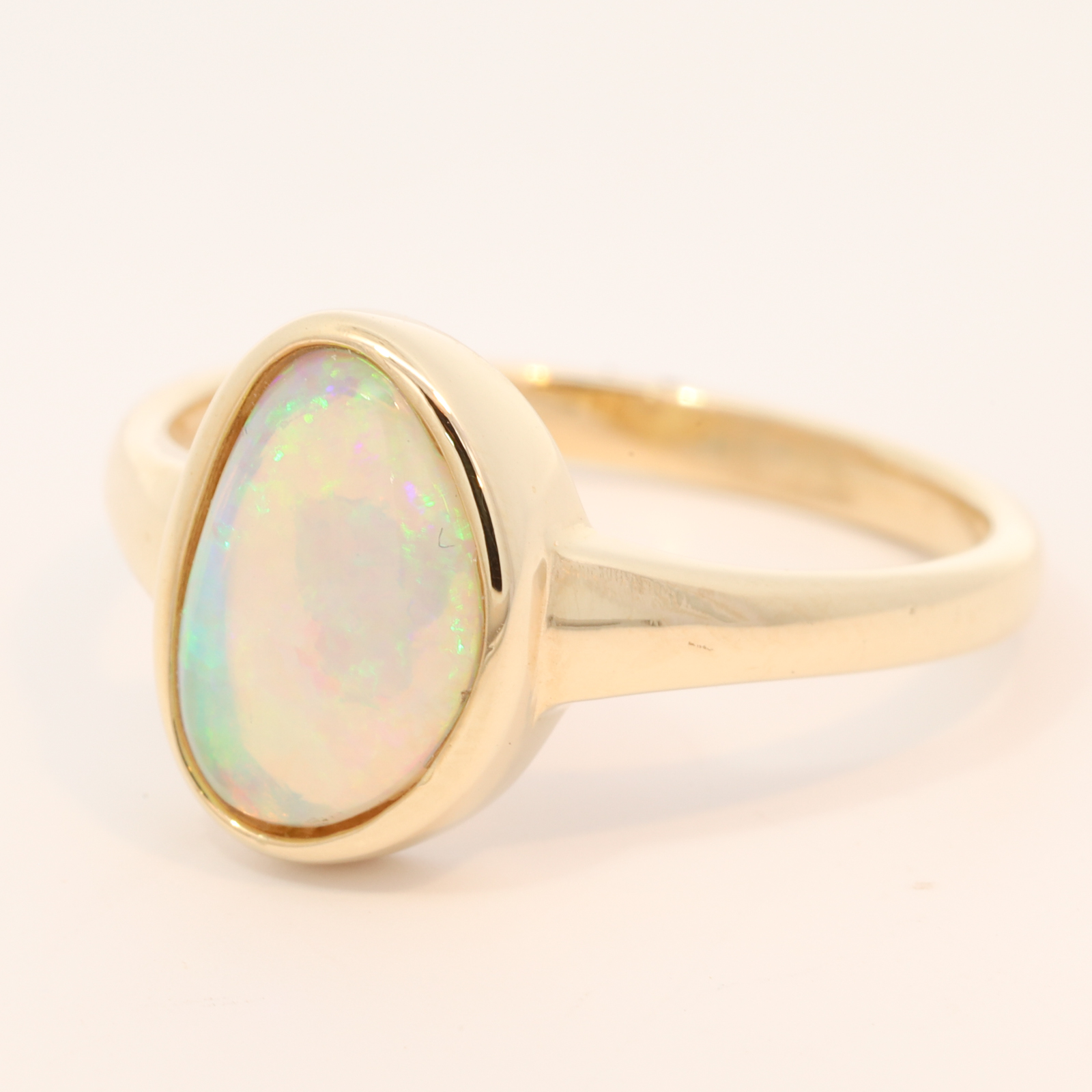Yellow Gold Blue Green Yellow Orange Crystal Opal Ring